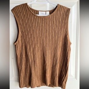 Liz Claiborne sleeveless sweater size XL